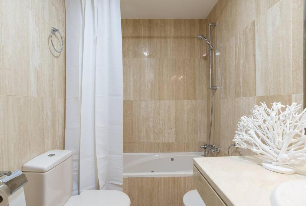 Apartamento Top Vistas Al Mar Apartment Малага Екстериор снимка